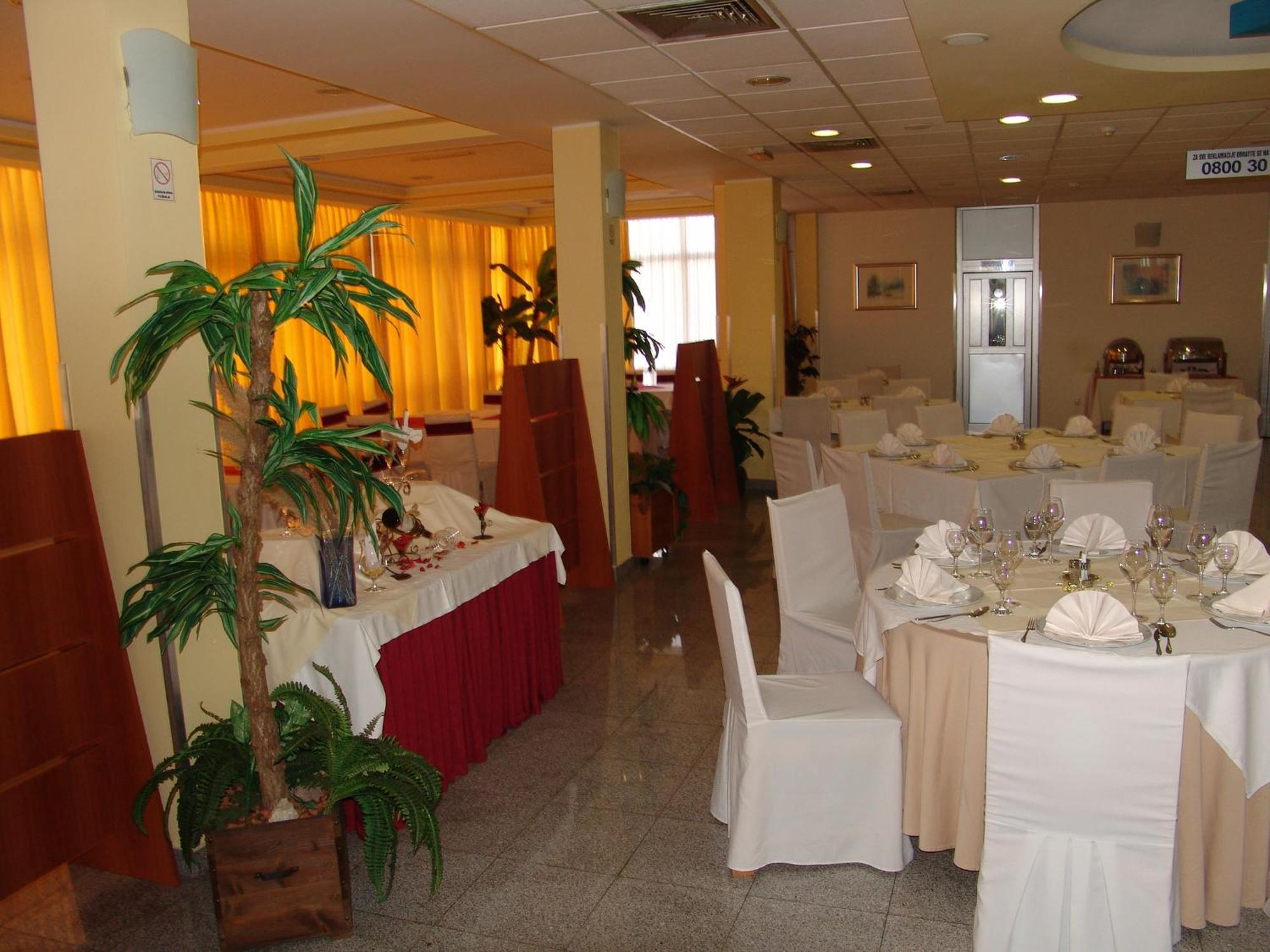 Hotel Zovko Славонски брод Екстериор снимка